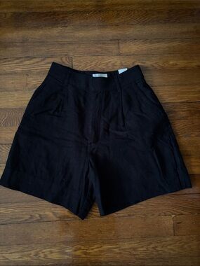 Women's Black Linen High-Waist Tailored Shorts